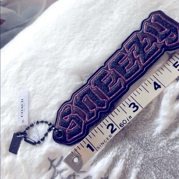 Coach bag charm / tag Snow White edition - Picture 2 of 8